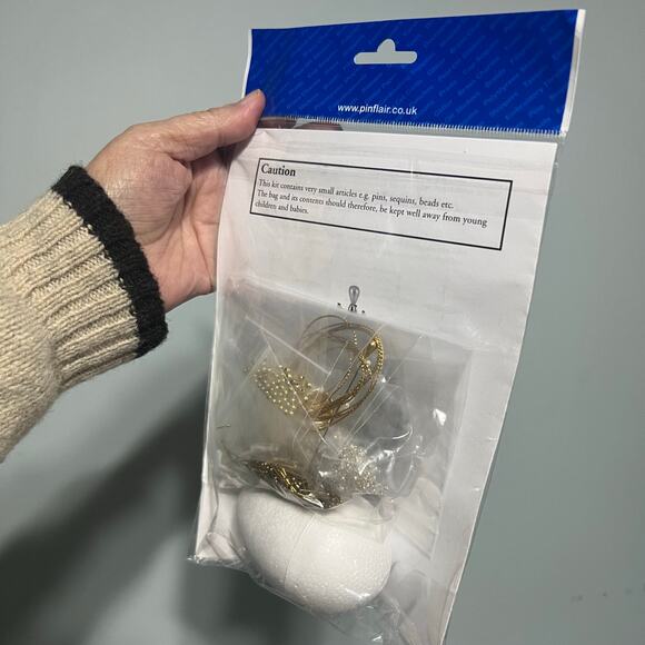 Ells Bells Pinfair UK Sequin Bead  Gold White Easter Egg Ornament Kit PA27G - Picture 5 of 5